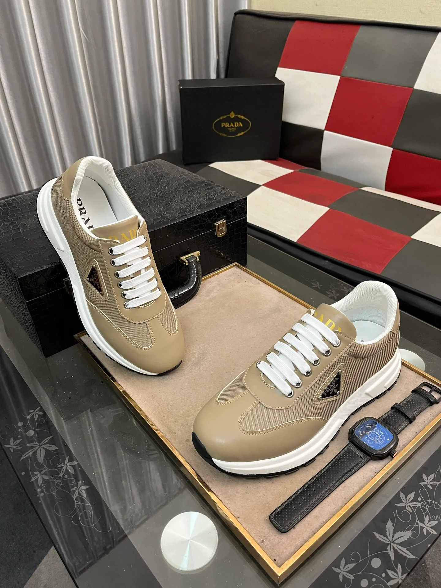 Men's shoes 💰420⌚️⌚️ PRADA [Prada] popular men's shoes, casual shoes and sports shoes! High-end quality 🍀 The upper is made of imported original cowhide 💥 cowhide lining; the original molded outsole. The style is upright and elegant, comfortable and versatile💪 Three quality guarantees Size number: 38-44, 4️⃣ colors available